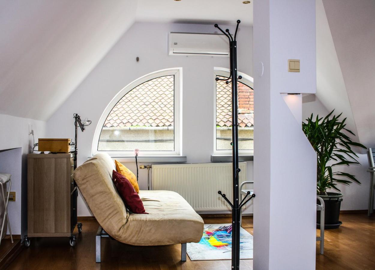Split Crib - Chill Studio In Historic Braşov Exterior foto