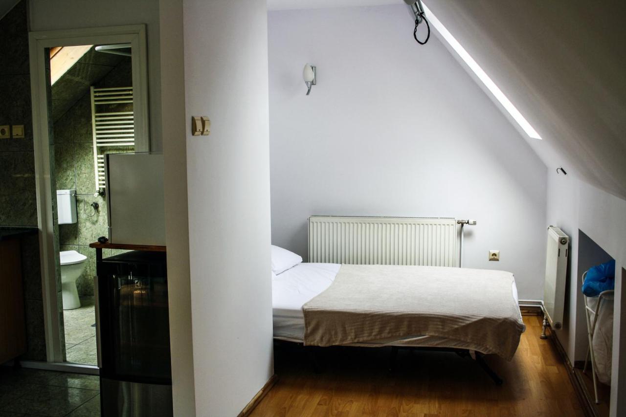 Split Crib - Chill Studio In Historic Braşov Exterior foto